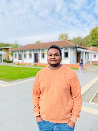 Dr. Athresh Narayanamurthy