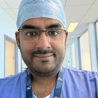 Dr. Aashish Raghu FRCS